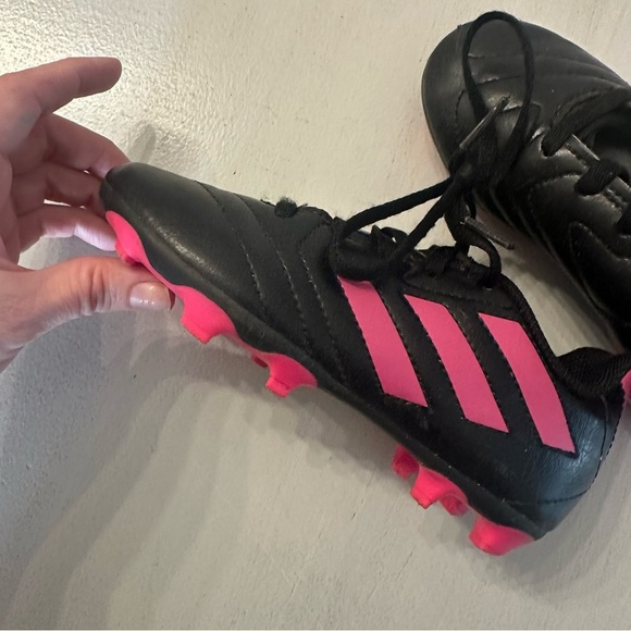 Adidas Kids Black and Pink Lace Up Soccer Cleats Sz 12K GUC - Picture 6 of 8